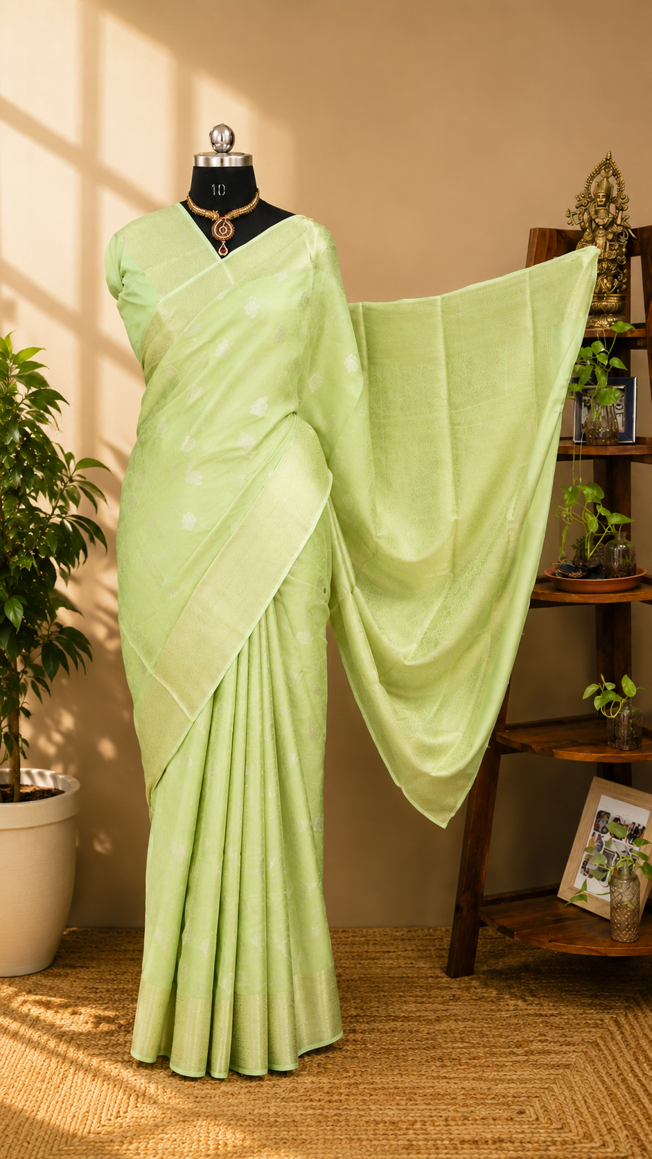 Pista Royale Georgette Saree